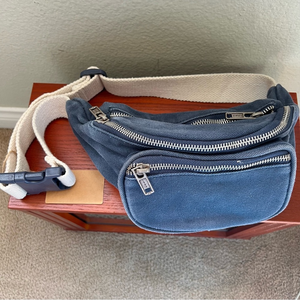Brandy Melville new with tags fanny pack